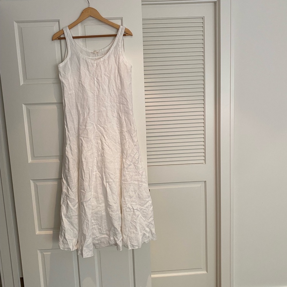 Eileen Fisher. Excellent condition. Size S. Knee length.